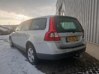 Volvo V-70 V70 (BW) Combi 2.0 D 16V (D4204T(Euro 3)) [100kW]  (10-2007/12-2015) picture 5