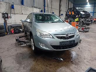 Opel Astra Astra J (PC6/PD6/PE6/PF6) Hatchback 5-drs 1.4 16V ecoFLEX (A14XER(Euro=
 5)) [74kW]  (12-2009/10-2015) picture 2