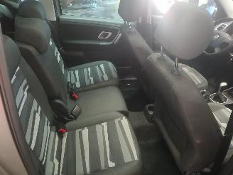 Skoda Roomster Roomster (5J) MPV 1.2 12V HTP (BZG) [51kW]  (01-2007/05-2015) picture 9