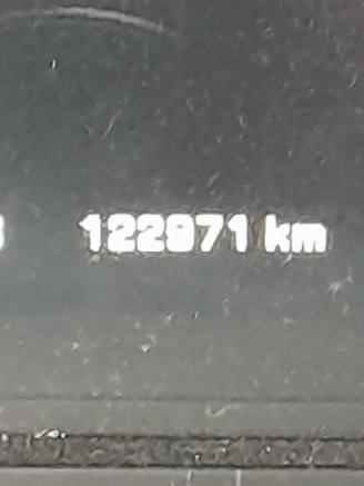 Land Rover Discovery Discovery Sport (LC) Terreinwagen 2.0 TD4 180 16V (204DTD(AJ20D4)) [13=
2kW]  (06-2015/...) picture 2