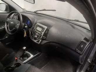 Hyundai I-30 i30 Crosswagon (WWH) Combi 1.4 CVVT 16V (G4FA) [80kW]  (11-2009/06-201=
2) picture 8