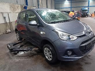 Hyundai I-10 i10 (B5) Hatchback 1.0 12V (G3LA) [49kW]  (08-2013/06-2020) picture 2