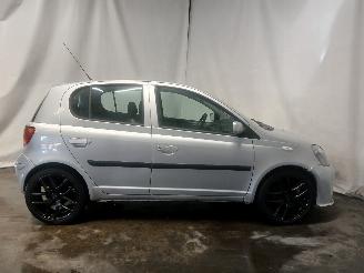 Toyota Yaris Yaris (P1) Hatchback 1.3 16V VVT-i (2SZFE) [64kW]  (04-2002/09-2005) picture 7