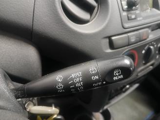 Toyota Yaris Yaris (P1) Hatchback 1.3 16V VVT-i (2SZFE) [64kW]  (04-2002/09-2005) picture 15