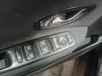 Renault Scenic Grand Scénic III (JZ) MPV 1.2 16V TCe 115 (H5F-400(H5F-A4)) [85kW]  =
(04-2012/12-2016) picture 12