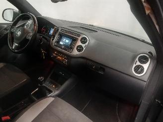 Volkswagen Tiguan Tiguan (5N1/2) SUV 2.0 TDI 16V (CFFB(Euro 5)) [103kW]  (03-2008/07-201=
8) picture 8