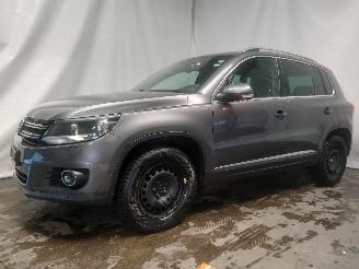 Volkswagen Tiguan Tiguan (5N1/2) SUV 2.0 TDI 16V (CFFB(Euro 5)) [103kW]  (03-2008/07-201=
8) picture 3