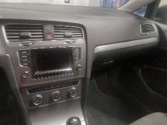 Volkswagen Golf Golf VII (AUA) Hatchback 1.2 TSI 16V (CJZB) [63kW]  (08-2012/03-2020) picture 17