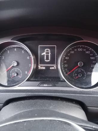 Volkswagen Golf Golf VII (AUA) Hatchback 1.2 TSI 16V (CJZB) [63kW]  (08-2012/03-2020) picture 2