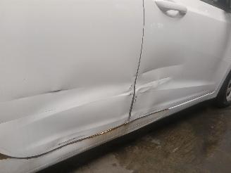 Hyundai I-10 i10 (B5) Hatchback 1.0 12V (G3LA) [49kW]  (08-2013/06-2020) picture 21