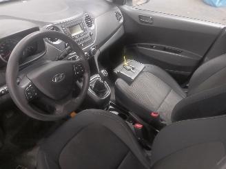 Hyundai I-10 i10 (B5) Hatchback 1.0 12V (G3LA) [49kW]  (08-2013/06-2020) picture 12