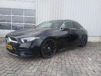 Mercedes A-klasse A Limousine (177.1) Sedan 1.3 A-200 Turbo (M282.914) [120kW]  (09-2018=
/12-2026) picture 3