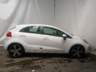 Kia Rio Rio III (UB) Hatchback 1.2 CVVT 16V (G4LA5) [63kW]  (09-2011/12-2017) picture 7