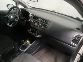 Kia Rio Rio III (UB) Hatchback 1.2 CVVT 16V (G4LA5) [63kW]  (09-2011/12-2017) picture 8