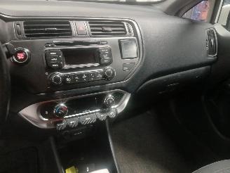 Kia Rio Rio III (UB) Hatchback 1.2 CVVT 16V (G4LA5) [63kW]  (09-2011/12-2017) picture 16