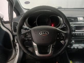Kia Rio Rio III (UB) Hatchback 1.2 CVVT 16V (G4LA5) [63kW]  (09-2011/12-2017) picture 18