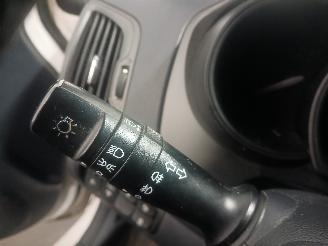 Kia Rio Rio III (UB) Hatchback 1.2 CVVT 16V (G4LA5) [63kW]  (09-2011/12-2017) picture 14