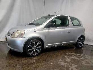 Toyota Yaris Yaris (P1) Hatchback 1.3 16V VVT-i (2SZFE) [64kW]  (04-2002/09-2005) picture 3