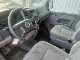 Volkswagen Transporter Transporter T5 Van 1.9 TDi (AXC) [63kW]  (04-2003/11-2009) picture 11