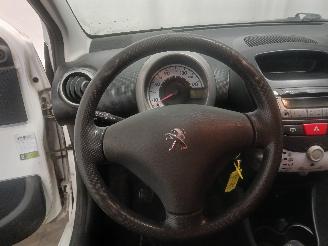 Peugeot 107 107 Hatchback 1.0 12V (384F(1KR)) [50kW]  (06-2005/05-2014) picture 17