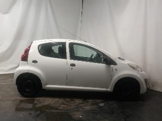 Peugeot 107 107 Hatchback 1.0 12V (384F(1KR)) [50kW]  (06-2005/05-2014) picture 7