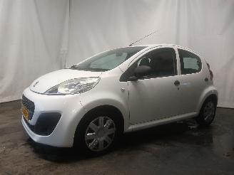 Peugeot 107 107 Hatchback 1.0 12V (384F(1KR)) [50kW]  (06-2005/05-2014) picture 3