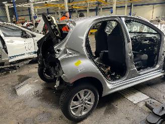 Toyota Yaris Yaris IV (P21/PA1/PH1) Hatchback 1.5 12V Hybrid 115 (M15AFXE) [85kW]  =
(02-2020/...) picture 3