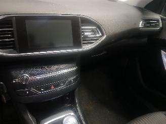 Peugeot 308 308 SW (L4/L9/LC/LJ/LR) Combi 5-drs 1.6 BlueHDi 120 (DV6FC(BHZ)) [88kW=
]  (03-2014/12-2021) picture 15