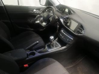 Peugeot 308 308 SW (L4/L9/LC/LJ/LR) Combi 5-drs 1.6 BlueHDi 120 (DV6FC(BHZ)) [88kW=
]  (03-2014/12-2021) picture 9