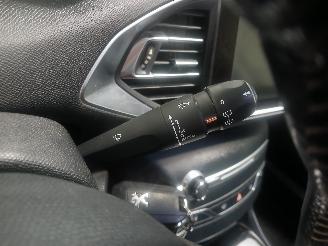 Peugeot 308 308 SW (L4/L9/LC/LJ/LR) Combi 5-drs 1.6 BlueHDi 120 (DV6FC(BHZ)) [88kW=
]  (03-2014/12-2021) picture 14