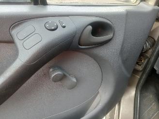 Mercedes Sprinter Sprinter 3t (903) Van 308 CDI 16V (OM611.987) [60kW]  (04-2000/05-2006=
) picture 11