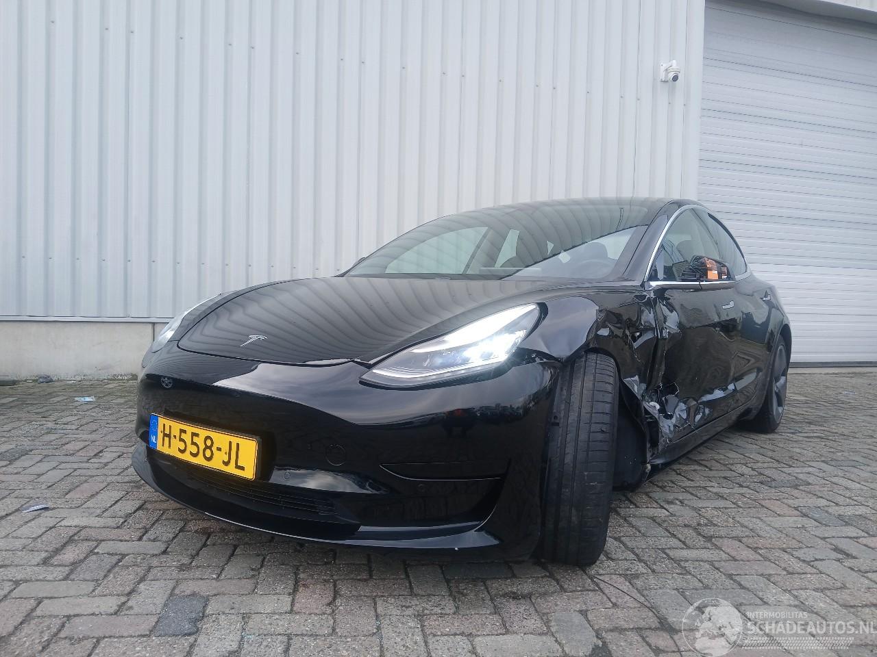 Tesla Model 3 Model 3 Sedan Long Range AWD 75 kWh (3D5) [258kW]  (06-2018/...)