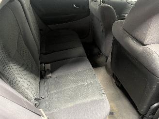 Mazda 323 323 Fastbreak (BJ14) Hatchback 1.6 16V (ZM) [72kW]  (01-2001/09-2003) picture 10