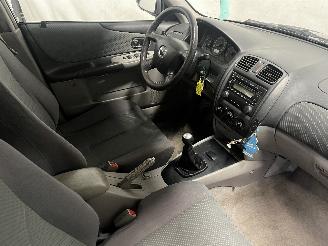 Mazda 323 323 Fastbreak (BJ14) Hatchback 1.6 16V (ZM) [72kW]  (01-2001/09-2003) picture 9