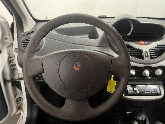Renault Twingo Twingo II (CN) Hatchback 3-drs 1.2 16V (D4F-770) [55kW]  (03-2007/09-2=
014) picture 17