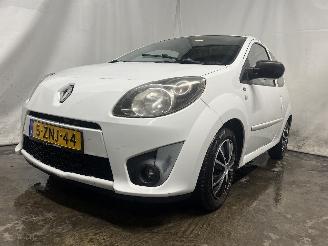 Damaged car Renault Twingo Twingo II (CN) Hatchback 3-drs 1.2 16V (D4F-770) [55kW]  (03-2007/09-2=
014) 2011/11