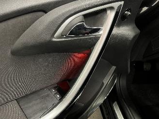 Opel Astra Astra J (PC6/PD6/PE6/PF6) Hatchback 5-drs 1.6 16V (A16XER(Euro 5)) [85=
kW]  (12-2009/10-2015) picture 13