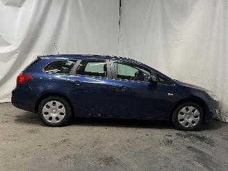 Opel Astra Astra J Sports Tourer (PD8/PE8/PF8) Combi 1.4 16V ecoFLEX (A14XER(Euro=
 5)) [74kW]  (10-2010/10-2015) picture 7