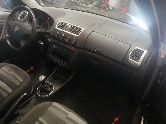 Skoda Roomster Roomster (5J) MPV 1.2 12V HTP (BZG) [51kW]  (01-2007/05-2015) picture 7