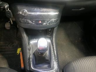 Peugeot 308 308 SW (L4/L9/LC/LJ/LR) Combi 5-drs 1.6 BlueHDi 120 (DV6FC(BHZ)) [88kW=
]  (03-2014/12-2021) picture 16