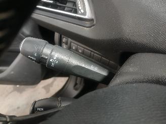 Peugeot 308 308 SW (L4/L9/LC/LJ/LR) Combi 5-drs 1.6 BlueHDi 120 (DV6FC(BHZ)) [88kW=
]  (03-2014/12-2021) picture 13