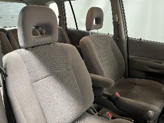 Mazda Premacy Premacy MPV 1.8 16V (FPE1) [74kW]  (07-1999/03-2005) picture 8