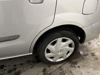 Mazda Premacy Premacy MPV 1.8 16V (FPE1) [74kW]  (07-1999/03-2005) picture 19