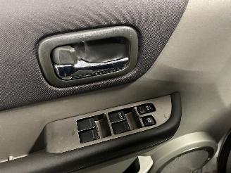 Nissan X-Trail X-Trail (T30) SUV 2.5 16V 4x4 (QR25) [121kW]  (09-2002/01-2013) picture 13