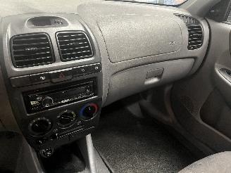 Hyundai Accent Accent Hatchback 1.3 12V (G4EA) [62kW]  (08-2002/11-2005) picture 16