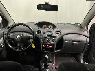 Toyota Yaris Yaris (P1) Hatchback 1.5 TS 16V VVT-i (1NZFE) [77kW]  (01-2003/11-2005=
) picture 10