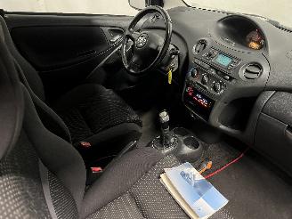 Toyota Yaris Yaris (P1) Hatchback 1.5 TS 16V VVT-i (1NZFE) [77kW]  (01-2003/11-2005=
) picture 8
