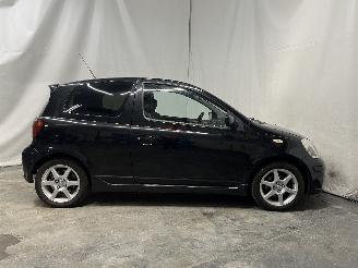 Toyota Yaris Yaris (P1) Hatchback 1.5 TS 16V VVT-i (1NZFE) [77kW]  (01-2003/11-2005=
) picture 6