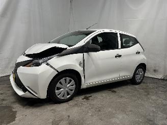 Toyota Aygo Aygo (B40) Hatchback 1.0 12V VVT-i (1KR-FE) [51kW]  (05-2014/06-2018) picture 3