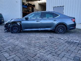 Skoda Superb Superb (3V3) Liftback 1.8 TSI 16V (CJSA) [132kW]  (03-2015/06-2024) picture 3